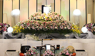 立東礼小平サポートセンター：花祭壇家族葬53プラン利用花祭壇
