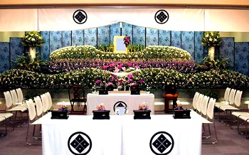 仏式　仏教　葬儀　祭壇の違い　東京都　大型葬