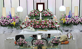代々幡斎場：花祭壇家族葬32プラン利用花祭壇