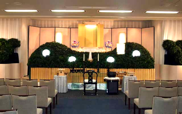 日蓮正宗　葬儀　祭壇　花祭壇　東京都　家族葬　宗教による違い