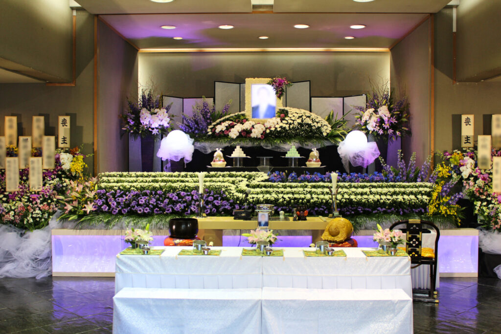 目黒区 実相会館セイヒラリー花祭壇　葬儀事例