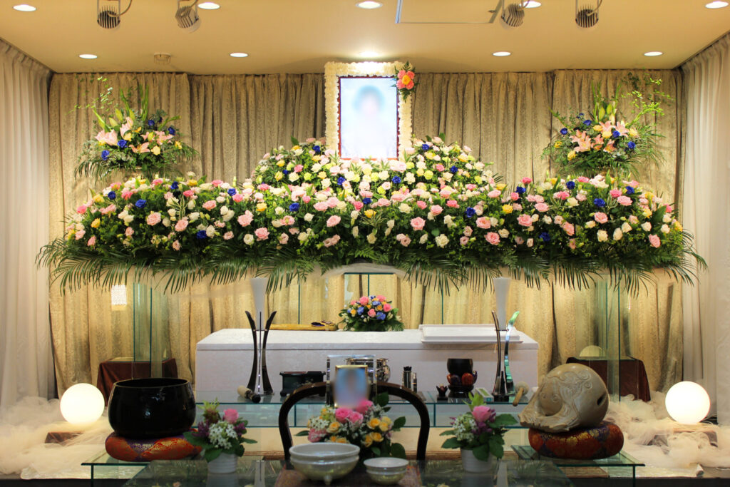 多磨葬祭場日華斎場 セイプレイト花祭壇 1日葬 家族葬 葬儀事例
