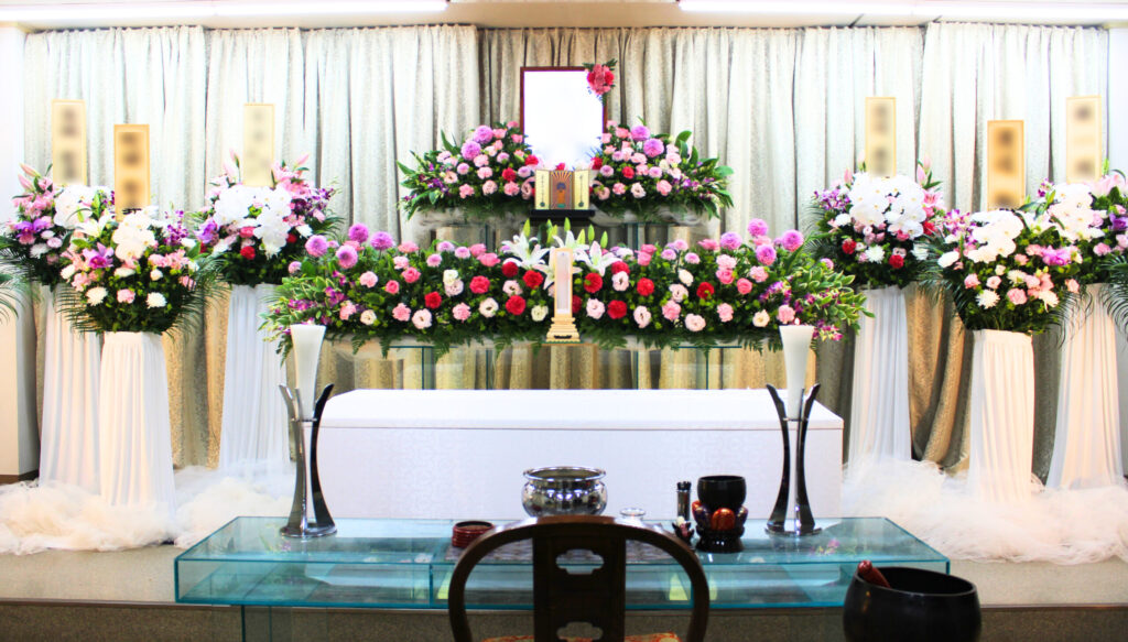 横浜市西区 一休庵久保山式場 セイクラーク花祭壇 家族葬 葬儀事例